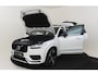 Volvo XC90 T8 RECHARGE AWD R-DESIGN *FULL OPTIONS!* *LONG RANGE!* -PANO.DAK|LUCHTVERING|BOWERS&WILKINS|ADAP.LED|360°CAM|HEAD-UP DISP.|GEVENT.LEDER+MASSAGE|22"