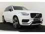 Volvo XC90 T8 RECHARGE AWD R-DESIGN *FULL OPTIONS!* *LONG RANGE!* -PANO.DAK|LUCHTVERING|BOWERS&WILKINS|ADAP.LED|360°CAM|HEAD-UP DISP.|GEVENT.LEDER+MASSAGE|22"