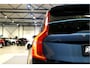Volvo XC90 2.0 T8 AWD 335kW/455pk Aut8 Recharge Long Range Ultimate Bright LUCHTVERING + PANORAMADAK + HARMAN/KARDON + STOEL-&STUURVERWARMING + MASSAGE + ADAPT.CRUISE + ELTREKHAAK + BLIS + GOOGLE DASH&SERVICES + 360 CAMERA + PARKSENSOREN + 20" LM-VELGEN!!