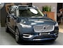Volvo XC90 2.0 T8 AWD 335kW/455pk Aut8 Recharge Long Range Ultimate Bright LUCHTVERING + PANORAMADAK + HARMAN/KARDON + STOEL-&STUURVERWARMING + MASSAGE + ADAPT.CRUISE + ELTREKHAAK + BLIS + GOOGLE DASH&SERVICES + 360 CAMERA + PARKSENSOREN + 20" LM-VELGEN!!