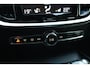 Volvo V60 2.0 T4 Momentum Pro | Leder | Camera | Winter Pakket | Trekhaak | Origineel NL |