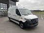 Mercedes-Benz Sprinter 317 CDI L2 H2 PRO / LED / MBUX / Navigatie / Camera / Parkeersensoren / Cruise control / Airco / 270 Graden achterdeuren