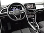 Volkswagen T-Roc 1.5 TSI 150pk DSG Life Edition · Apple/Android Car Play · Navigatie · Camera · P-Sensoren · Park Assist · 17'' Inch · Garantie t/m Februari 2027