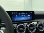 Mercedes-Benz A-klasse 180 Business Solution AMG | Nightpakket | Antidiefstalpakket URBAN GUARD PLUS | Smartphone Integratie | Panoramaschuifdak | MULTIBEAM LED | Stoelverwarming voor |
