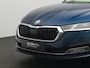 Skoda Octavia Combi 1.4 TSI PHEV 204 pk DSG Business Edition | Achteruitrijcamera | Matrix LED | Adaptive Cruise | Verwarmbare voorruit | 18 inch