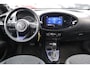 Toyota Aygo X AUTOMAAT ENVY APPLE/ANDROID JBL-AUDIO NAVI 18"LMV LED PRIVACY-GLASS NL-AUTO DEALERONDERHOUDEN