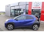 Toyota Aygo X AUTOMAAT ENVY APPLE/ANDROID JBL-AUDIO NAVI 18"LMV LED PRIVACY-GLASS NL-AUTO DEALERONDERHOUDEN