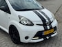 Toyota Aygo 1.0 VVT-i Comfort White Black Racing Edition! Airco l Led l Elek pakket l AUX l NIEUWE APK l 2 sleutels!