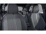 Peugeot 2008 Allure | Advanced Active Safety Brake met camera en radar | Climate Control | Dashboard in zacht materiaal met carboneffect en hoogglans zwarte sierstrip