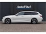 BMW 3-Serie Touring 330e M-Sport | 19,5 kWh Accu | Panodak | Head-Up | Memory | Trekhaak | 360° Camera | Fabrieksgarantie