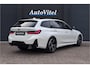 BMW 3-Serie Touring 330e M-Sport | 19,5 kWh Accu | Panodak | Head-Up | Memory | Trekhaak | 360° Camera | Fabrieksgarantie