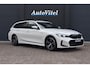 BMW 3-Serie Touring 330e M-Sport | 19,5 kWh Accu | Panodak | Head-Up | Memory | Trekhaak | 360° Camera | Fabrieksgarantie
