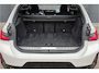 BMW 3-Serie Touring 330e M-Sport | 19,5 kWh Accu | Panodak | Head-Up | Memory | Trekhaak | 360° Camera | Fabrieksgarantie