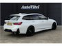 BMW 3-Serie Touring 330e M-Sport | 19,5 kWh Accu | Panodak | Head-Up | Memory | Trekhaak | 360° Camera | Fabrieksgarantie