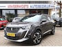 Peugeot 2008 130 Pk GT-Line * Automaat * * Navigatie * Open Schuifdak * 1/2 Lederen Interieur * L.M. Velgen * Stoelverwarming * Keyless Start * L.M. Velgen * Vierseizoenenbanden * Achteruitrij Parkeer Camera * Adaptive Cruise Contro Vingerhoets; Vierde Generatie Eersteklas Service, Al meer dan 100 jaar.........