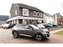 Peugeot 2008 130 Pk GT-Line * Automaat * * Navigatie * Open Schuifdak * 1/2 Lederen Interieur * L.M. Velgen * Stoelverwarming * Keyless Start * L.M. Velgen * Vierseizoenenbanden * Achteruitrij Parkeer Camera * Adaptive Cruise Contro Vingerhoets; Vierde Generatie Eersteklas Service, Al meer dan 100 jaar.........