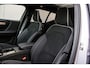 Volvo EX40 Single Motor Extended Range Ultra 82 kWh | Adaptieve Cruise Control | 22” Velgen | Black Pack | Trekhaak | Heico | Schuif/Kanteldak | Stoel + Stuurverwarming | Harman Kardon Audio | Extra Getint Glas Achter |