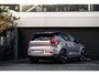 Volvo EX40 Single Motor Extended Range Ultra 82 kWh | Adaptieve Cruise Control | 22” Velgen | Black Pack | Trekhaak | Heico | Schuif/Kanteldak | Stoel + Stuurverwarming | Harman Kardon Audio | Extra Getint Glas Achter |