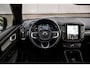 Volvo EX40 Single Motor Extended Range Ultra 82 kWh | Adaptieve Cruise Control | 22” Velgen | Black Pack | Trekhaak | Heico | Schuif/Kanteldak | Stoel + Stuurverwarming | Harman Kardon Audio | Extra Getint Glas Achter |