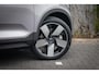 Volvo EX40 Single Motor Extended Range Ultra 82 kWh | Adaptieve Cruise Control | Schuif/Kanteldak | Stoel + Stuurverwarming | Harman Kardon Audio | 20 Inch | Extra Getint Glas Achter |