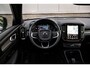 Volvo EX40 Single Motor Extended Range Ultra 82 kWh | Adaptieve Cruise Control | 22” Velgen | Black Pack | Trekhaak | Heico | Schuif/Kanteldak | Stoel + Stuurverwarming | Harman Kardon Audio | Extra Getint Glas Achter |