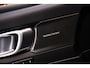 Volvo EX40 Single Motor Extended Range Ultra 82 kWh | Adaptieve Cruise Control | 22” Velgen | Black Pack | Trekhaak | Heico | Schuif/Kanteldak | Stoel + Stuurverwarming | Harman Kardon Audio | Extra Getint Glas Achter |