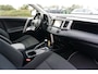 Toyota RAV4 2.5 HYBRID AWD STYLE VOLLEDIG DEALER ONDERHOUDEN CAMERA TREKHAAK KEYLESS STOELVERWARMING XENON/LED NAVI CLIMA CRUISE PDC V+A LMV PRIVACYGLAS ENZ...