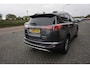 Toyota RAV4 2.5 HYBRID AWD STYLE VOLLEDIG DEALER ONDERHOUDEN CAMERA TREKHAAK KEYLESS STOELVERWARMING XENON/LED NAVI CLIMA CRUISE PDC V+A LMV PRIVACYGLAS ENZ...