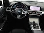 BMW 3-Serie 320i High Executive | Sport Line | Leder | Harman/Kardon | Trekhaak | Stoelverwarming | Carplay | Sfeerverlichting | Navigatie | Live Cockpit | Full LED | 18'' | Parkeerhulp