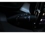 Volvo XC40 2.0 B4 Plus Dark | 19 inch lichtmetalen velgen | All-season banden | Verwarmbare voorstoelen | Verwarmbaar stuurwiel | Semi elek. trekhaak | Blind spot | Elek. bed. stoelen | Bestuurdersstoel met Memory | Achteruitrij camera | Adaptive cruise control | Google-Maps navigatie |