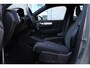 Volvo XC40 2.0 B4 Plus Dark | 19 inch lichtmetalen velgen | All-season banden | Verwarmbare voorstoelen | Verwarmbaar stuurwiel | Semi elek. trekhaak | Blind spot | Elek. bed. stoelen | Bestuurdersstoel met Memory | Achteruitrij camera | Adaptive cruise control | Google-Maps navigatie |