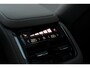 Volvo XC90 T8 Automaat Plug-in hybrid AWD Ultra Bright | Panoramadak | Massagefunctie voorstoelen | Luchtvering | Stoelventilatie voorstoelen | Voorstoelen- en achterbank verwarmbaar | 360° camera | Gelamineerde zijruiten | Premium Sound by Bowers & Wilkins | Semi Elektrische Trekhaak | 22 inch Lichtmetalen Velgen | Alarmklasse 3 | Glazen pook | Hemelbekleding donker | Blind spot | Adaptive cruise control | Pilot assist |