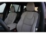 Volvo XC90 T8 Automaat Plug-in hybrid AWD Ultra Bright | Panoramadak | Massagefunctie voorstoelen | Luchtvering | Stoelventilatie voorstoelen | Voorstoelen- en achterbank verwarmbaar | 360° camera | Gelamineerde zijruiten | Premium Sound by Bowers & Wilkins | Semi Elektrische Trekhaak | 22 inch Lichtmetalen Velgen | Alarmklasse 3 | Glazen pook | Hemelbekleding donker | Blind spot | Adaptive cruise control | Pilot assist |