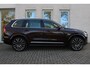 Volvo XC90 T8 Automaat Plug-in hybrid AWD Ultra Bright | Panoramadak | Massagefunctie voorstoelen | Luchtvering | Stoelventilatie voorstoelen | Voorstoelen- en achterbank verwarmbaar | 360° camera | Gelamineerde zijruiten | Premium Sound by Bowers & Wilkins | Semi Elektrische Trekhaak | 22 inch Lichtmetalen Velgen | Alarmklasse 3 | Glazen pook | Hemelbekleding donker | Blind spot | Adaptive cruise control | Pilot assist |