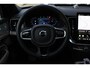 Volvo XC90 T8 Automaat Plug-in hybrid AWD Ultra Bright | Panoramadak | Massagefunctie voorstoelen | Luchtvering | Stoelventilatie voorstoelen | Voorstoelen- en achterbank verwarmbaar | 360° camera | Gelamineerde zijruiten | Premium Sound by Bowers & Wilkins | Semi Elektrische Trekhaak | 22 inch Lichtmetalen Velgen | Alarmklasse 3 | Glazen pook | Hemelbekleding donker | Blind spot | Adaptive cruise control | Pilot assist |