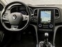 Renault Megane Estate 1.2 TCe Bose Sport (APPLE CARPLAY, GROOT NAVI, BOSE AUDIO, LEDER, CAMERA, KEYLESS, SFEERVERLICHTING, SPORTSTOELEN, TREKHAAK, GETINT GLAS, LM VELGEN, NIEUWSTAAT)