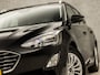 Ford Focus Wagon 1.0 EcoBoost Titanium Sport Automaat (APPLE CARPLAY, GROOT NAVI, CLIMATE, TREKHAAK, SPORTSTOELEN, KEYLESS, LED KOPLAMPEN, LM VELGEN, LANE ASSIST, NIEUWSTAAT)