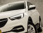 Opel Grandland X 1.2 Turbo Sport (APPLE CARPLAY, GROOT NAVI, LEDER, CLIMATE, CAMERA, LED KOPLAMPEN, SPORTSTOELEN, TREKHAAK, LANE ASSIST, NIEUWE APK, NIEUWSTAAT)
