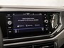 Volkswagen Polo 1.0 TSI Sportline Automaat (VIRTUAL COCKPIT, APPLE CARPLAY, GROOT NAVI, KEYLESS, CLIMATE, CAMERA, LM VELGEN, SPORTSTOELEN, GETINT GLAS, NIEUWSTAAT)