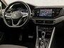 Volkswagen Polo 1.0 TSI Sportline Automaat (VIRTUAL COCKPIT, APPLE CARPLAY, GROOT NAVI, KEYLESS, CLIMATE, CAMERA, LM VELGEN, SPORTSTOELEN, GETINT GLAS, NIEUWSTAAT)