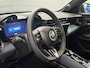 Alfa Romeo Junior 1.2 Turbo Hybrid Ibrida Speciale 17" Lichtmetaal | Adaptieve Cruise | Leder/Stof | Digitaal Dashboard | Stoelverwarming | LED | Parkeersensoren | Achteruitrijcamera | Airco (automatisch) | Apple Carplay/Android Auto|telefoonintegratie premium