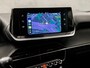 Peugeot 2008 1.2 PureTech Sport (APPLE CARPLAY, GROOT NAVI, CLIMATE, ZWART HEMEL, PARKEERSENSOREN, SPORTSTOELEN, CRUISE, DAB+, NIEUWSTAAT)
