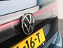 Volkswagen Tiguan 1.5 eHybrid Life Edition 204 PK | Panoramadak | Stoelverwarming | LED Koplampen | Apple Carplay | Navigatie | Keyless access | Camera | Elektrische achterklep | Stuurverwarming | Android Auto | Climate control | 19" Lichtmetalen velgen |