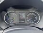 Toyota Yaris 1.5 Hybrid Bi-Tone Plus Parkeersensoren V+A | Achteruitrijcamera | Panoramisch dak | Climate control | Cruise control | 16 inch LM velgen