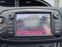 Toyota Yaris 1.5 Hybrid Bi-Tone Plus Parkeersensoren V+A | Achteruitrijcamera | Panoramisch dak | Climate control | Cruise control | 16 inch LM velgen
