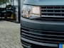 Volkswagen Transporter 2.0 TDI L1H1 Comfortline | Rolstoelvervoer | Oprijplateau Autolift R226 | 2x Rolstoel vergrendeling | 2 M1 Gekeurde Stoelen SmartSeat | Aluminium Vloer M1 Gekeurd | Geïsoleerd | Airco | Cruise Control | Parkeersensoren |