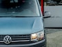 Volkswagen Transporter 2.0 TDI L1H1 Comfortline | Rolstoelvervoer | Oprijplateau Autolift R226 | 2x Rolstoel vergrendeling | 2 M1 Gekeurde Stoelen SmartSeat | Aluminium Vloer M1 Gekeurd | Geïsoleerd | Airco | Cruise Control | Parkeersensoren |