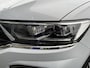 Volkswagen T-Roc 2.0 TSI 4Motion Sport | R-Line | Cruise Control | Climate Control | Trekhaak | Elektrische Achterklep | Parkeersensoren Voor + Achter | Stoelverwarming Voor | Apple Carplay/ Android Auto |