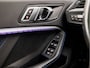 BMW 1-Serie 118i M Sport Automaat (PANORAMADAK, M PAKKET, APPLE CARPLAY, GETINT GLAS, LEDER, SPORTSTOELEN, PARKEERSENSOREN, LANE ASSIST, DAB+, NIEUWSTAAT)