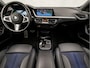 BMW 1-Serie 118i M Sport Automaat (PANORAMADAK, M PAKKET, APPLE CARPLAY, GETINT GLAS, LEDER, SPORTSTOELEN, PARKEERSENSOREN, LANE ASSIST, DAB+, NIEUWSTAAT)